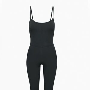 Aritzia Wilfred Jumpsuit
NWT 
Black 
Size: small